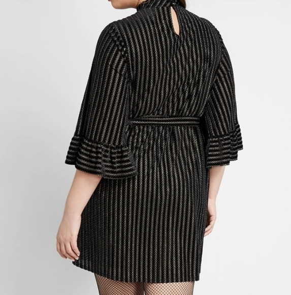Modcloth Chevron Mock Neck Dress Size Medium - Picture 4 of 12
